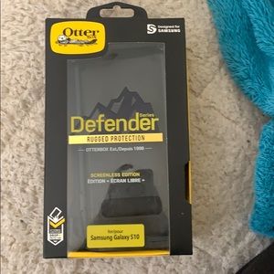 Samsung Galaxy S10 otter box case